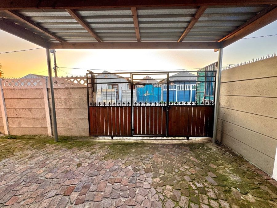 2 Bedroom Property for Sale in Voorbrug Western Cape